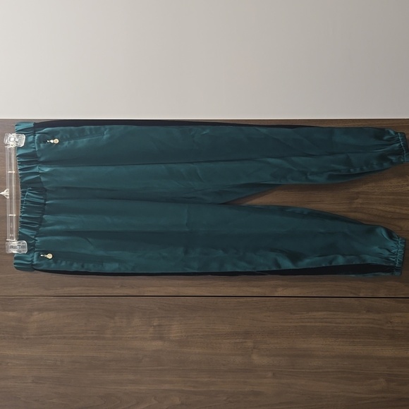 Emily McCarthy-Downtown Jogger In Botanical Green-Size Medium - Picture 6 of 17